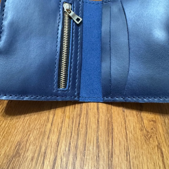 Portland Leather Blue Wallet - Picture 3 of 5